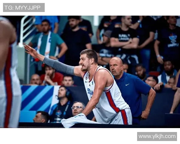 上海篮球队在欧锦赛中的战术意识与团队配合表现分析