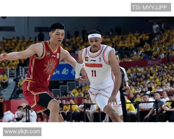 广州篮球队意识争议引发热议球迷对战术与团队合作的不同看法