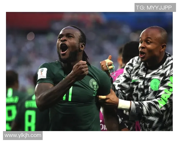 搞笑足球明星踢球视频合集让你捧腹大笑的精彩瞬间回顾